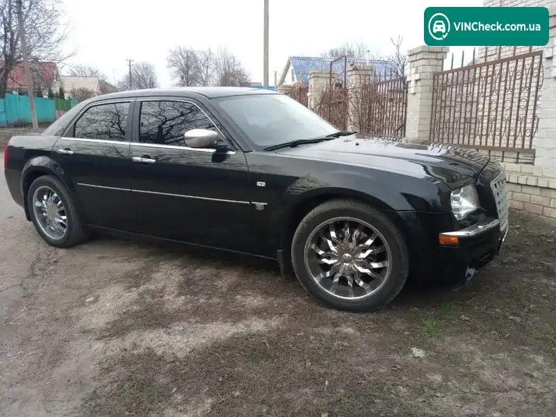 Chrysler 300C 2005, фото з оголошення 1 з 9, VIN Y6DAAB3G55H540673