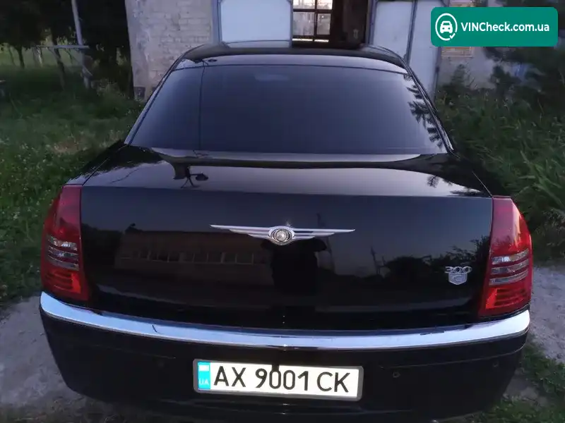 Chrysler 300C 2005, фото з оголошення 2 з 9, VIN Y6DAAB3G55H540673