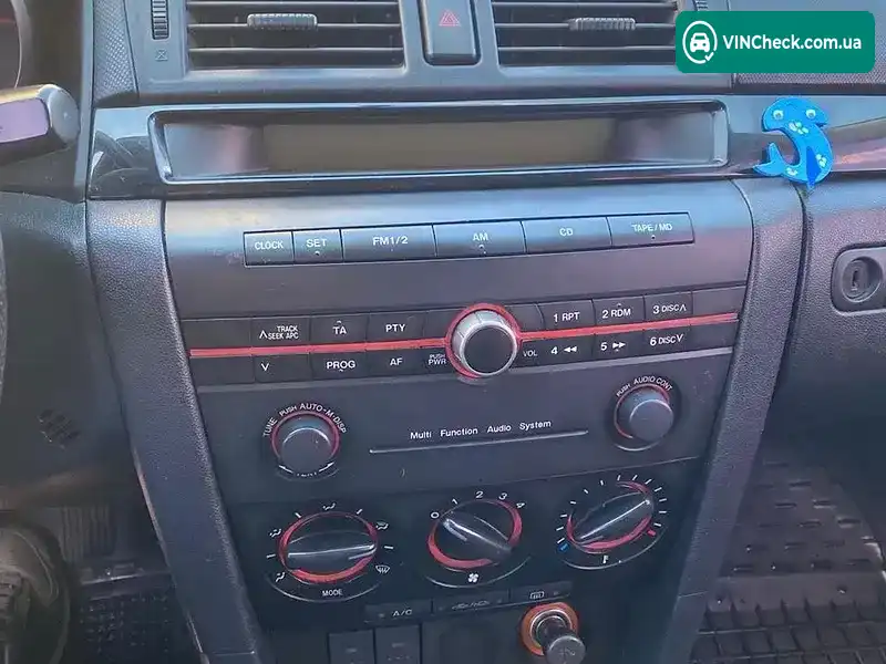 Mazda 3 2005, фото з оголошення 2 з 10, VIN JMZBK14Z261254661