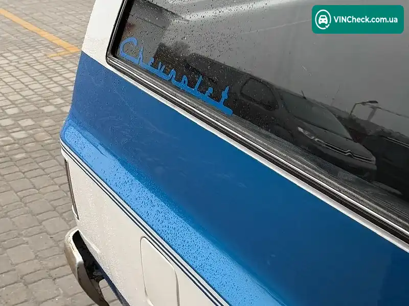 Chevrolet Suburban 1985, фото з оголошення 2 з 20, VIN 1G8FK16C6FF154076