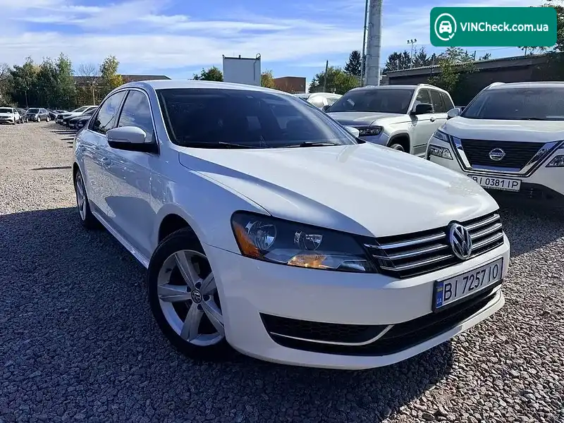 Volkswagen Passat 2012, фото з оголошення 1 з 17, VIN 1VWBP7A32DC010455