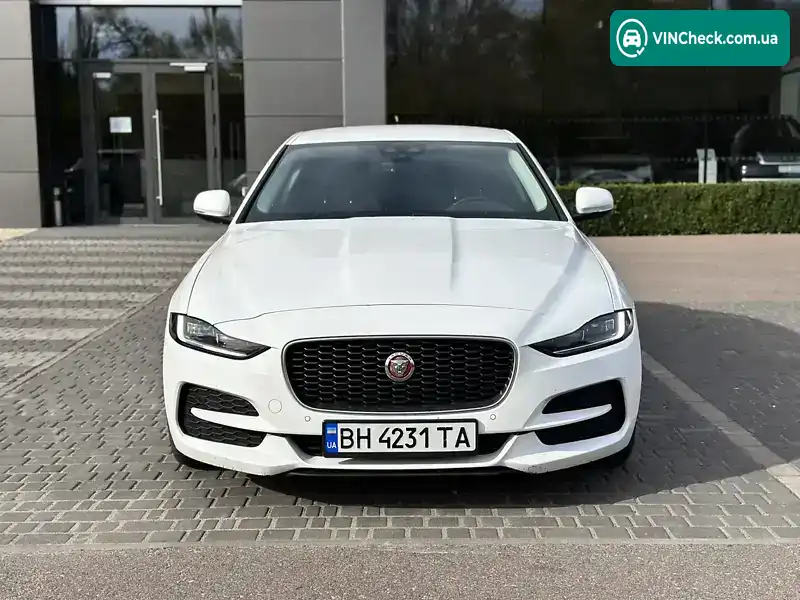 Jaguar XE 2020, фото з оголошення 2 з 18, VIN SAJAB4BN4LCP65022