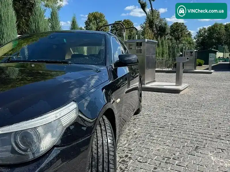 BMW 5 Series 2006, фото з оголошення 2 з 17, VIN WBANE31000B953249