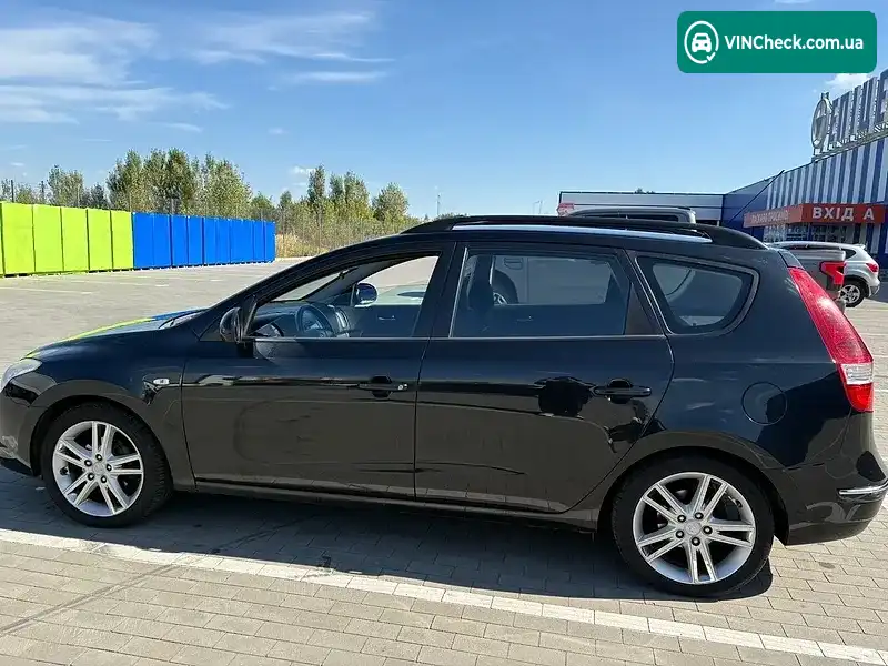 Hyundai i30 2008, фото з оголошення 2 з 10, VIN KMHDC81TP8U012374