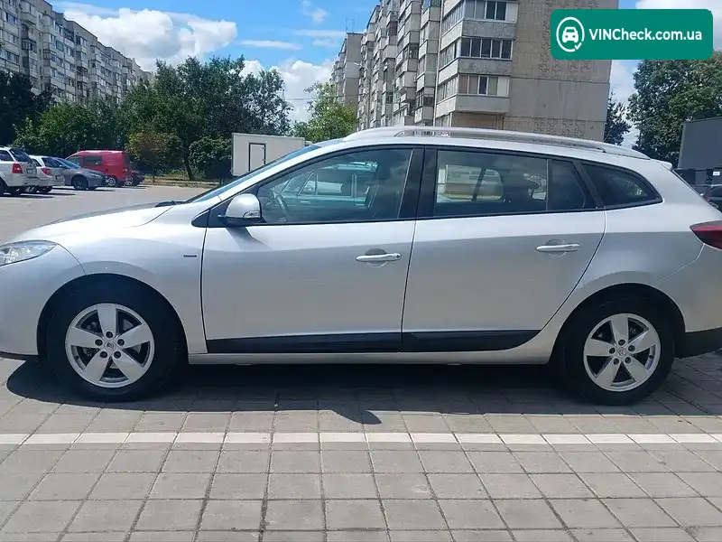 Renault Megane 2011, фото з оголошення 2 з 17, VIN VF1KZ1G0645125675