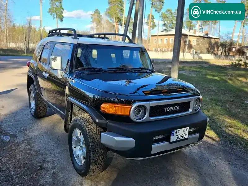 Toyota FJ Cruiser 2010, фото з оголошення 1 з 21, VIN JTEBU4BF7AK092165