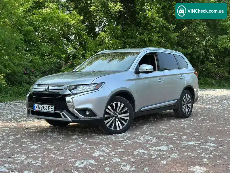 Mitsubishi Outlander 2019, фото з оголошення 1 з 21, VIN JA4AZ3A33LZ019690