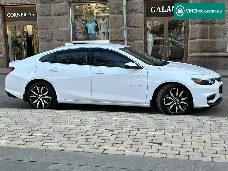 Chevrolet Malibu 2018, фото з оголошення 1 з 21, VIN 1G1ZD5ST0JF278050
