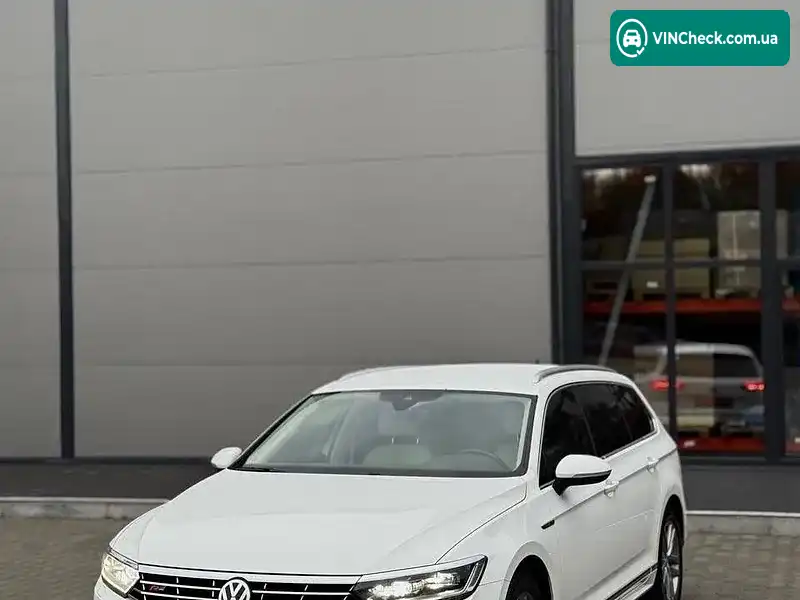 Volkswagen Passat 2018, фото з оголошення 2 з 20, VIN WVWZZZ3CZJE201017