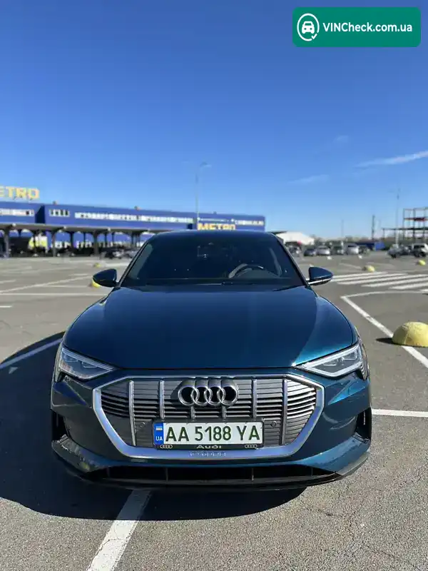 Audi e-tron 2019, фото з оголошення 2 з 21, VIN WAUZZZGE0LB002811