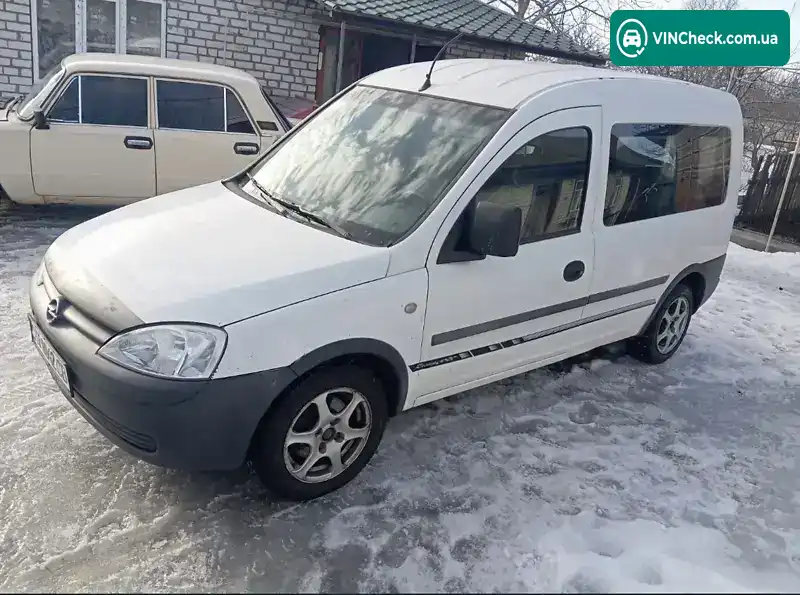Opel Combo 2002, фото з оголошення, VIN W0L0XCF2533019778