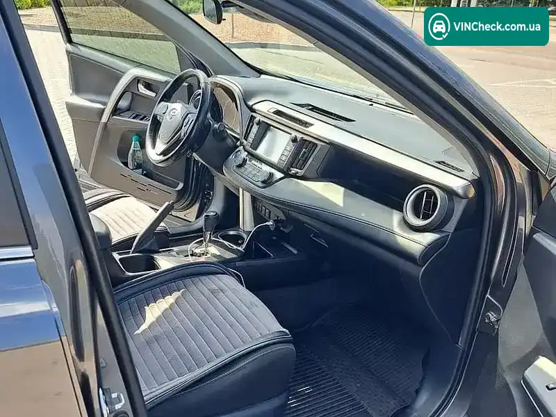 Toyota RAV4 2017, фото з оголошення 1 з 12, VIN JTMRJREV4HD118179