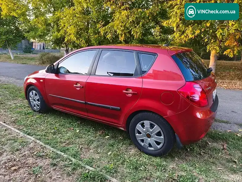 Kia Ceed 2008, фото з оголошення 2 з 13, VIN U5YFF24429L129662