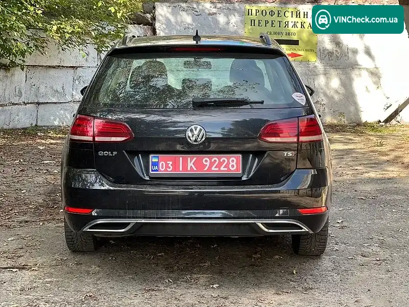 Volkswagen Golf 2018, фото з оголошення 2 з 20, VIN 3VWD17AU2JM763366