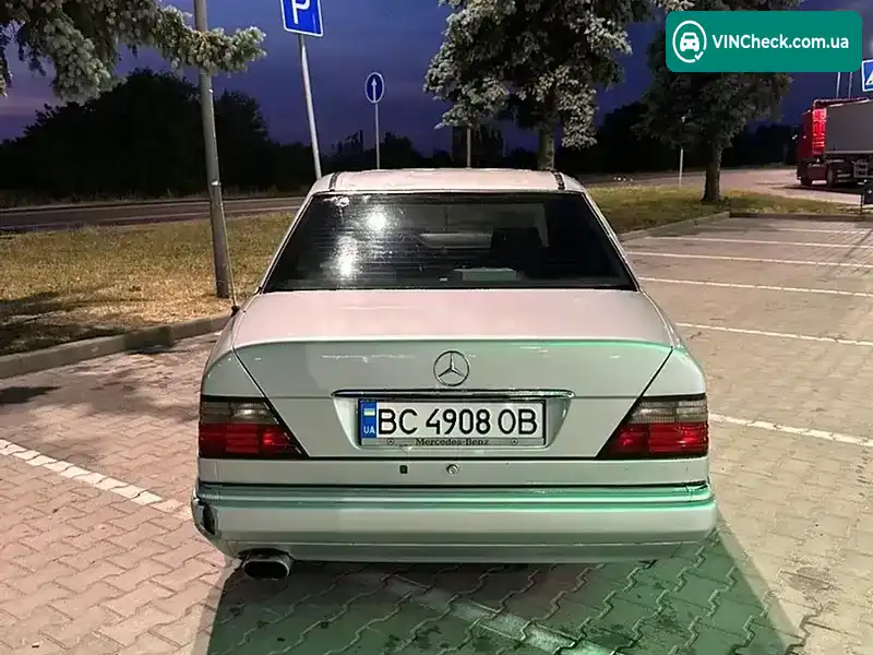 Mercedes-Benz E-Class 1994, фото з оголошення 2 з 11, VIN WDB1240221J025733