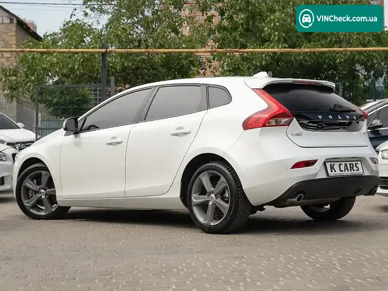 Volvo V40 2018, фото з оголошення 2 з 20, VIN YV1MV79K0J2493919