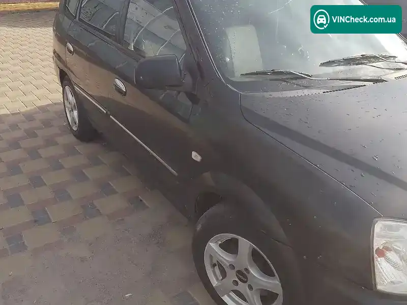Kia Carens 2004, фото з оголошення 2 з 6, VIN KNEFC524145344711