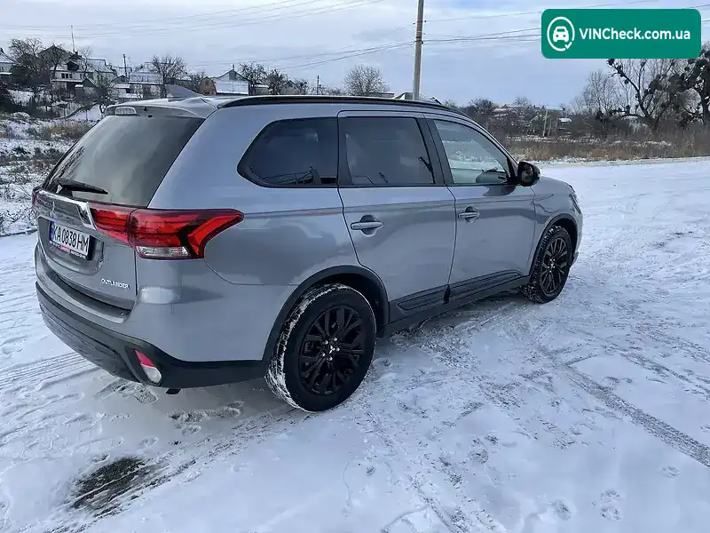 Mitsubishi Outlander 2018, фото з оголошення 1 з 20, VIN JA4AD3A35KZ030378