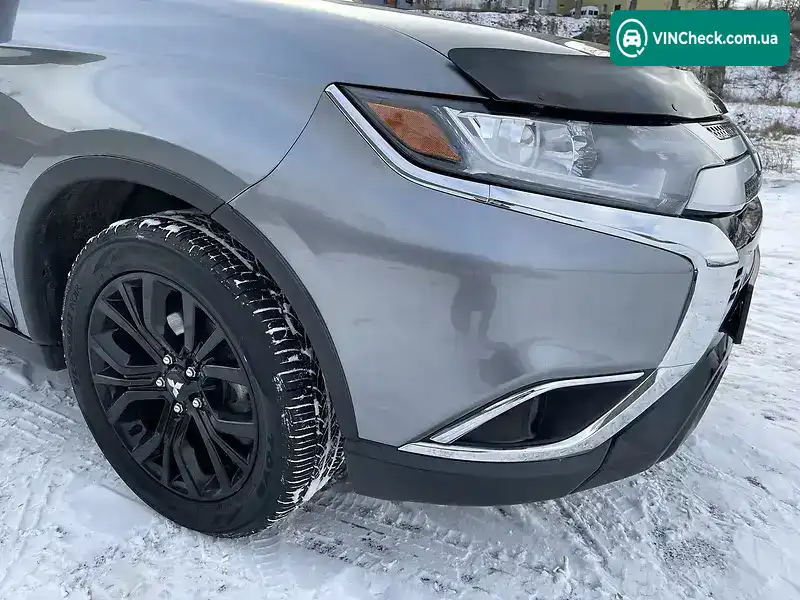 Mitsubishi Outlander 2018, фото з оголошення 2 з 20, VIN JA4AD3A35KZ030378