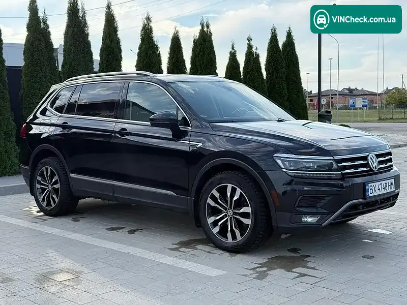 Volkswagen Tiguan 2017, фото з оголошення 1 з 20, VIN 3VV4B7AX1JM004204