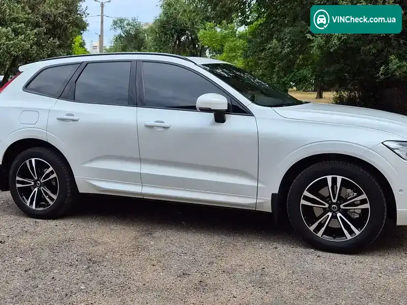 Volvo XC60 2018, фото з оголошення 2 з 20, VIN YV1UZ68TCK1249332