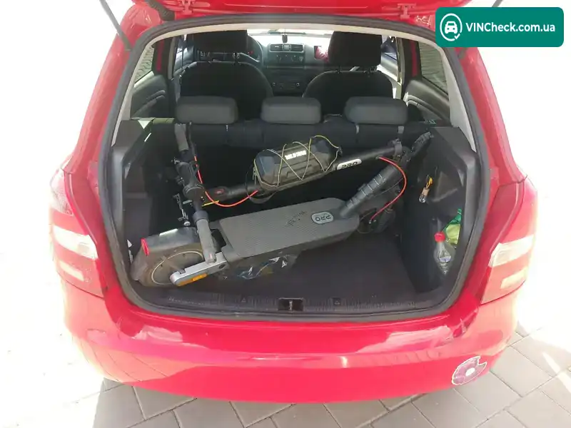 Skoda Fabia 2011, фото з оголошення 2 з 14, VIN TMBES25J0B3047804