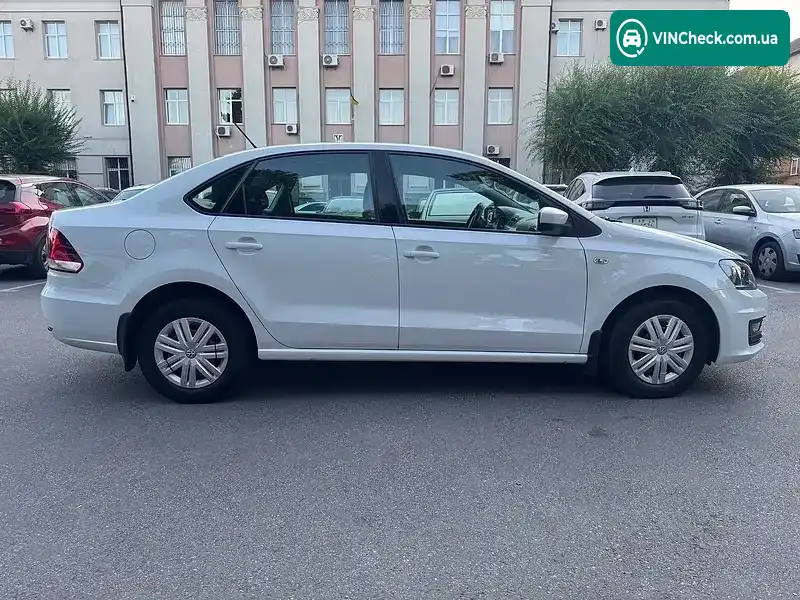 Volkswagen Polo 2017, фото з оголошення 2 з 17, VIN XW8ZZZ61ZHG054056