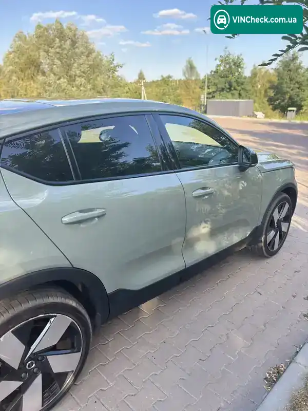 Volvo C40 Recharge 2022, фото з оголошення 2 з 21, VIN YV4ED3GM7P2045176