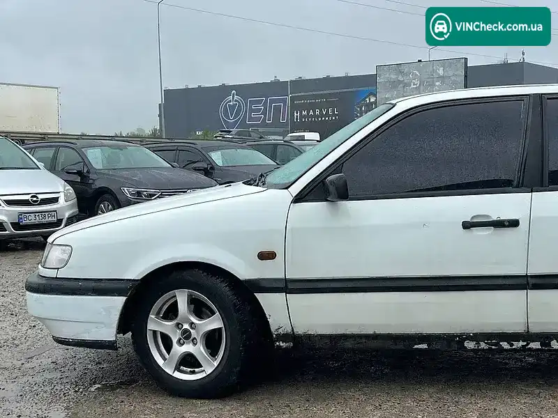 Volkswagen Passat 1995, фото з оголошення 2 з 20, VIN WVWZZZ3AZSE169068