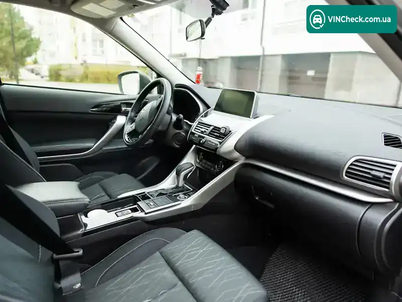 Mitsubishi Eclipse Cross 2018, фото з оголошення 2 з 20, VIN JA4AT5AA0JZ040456