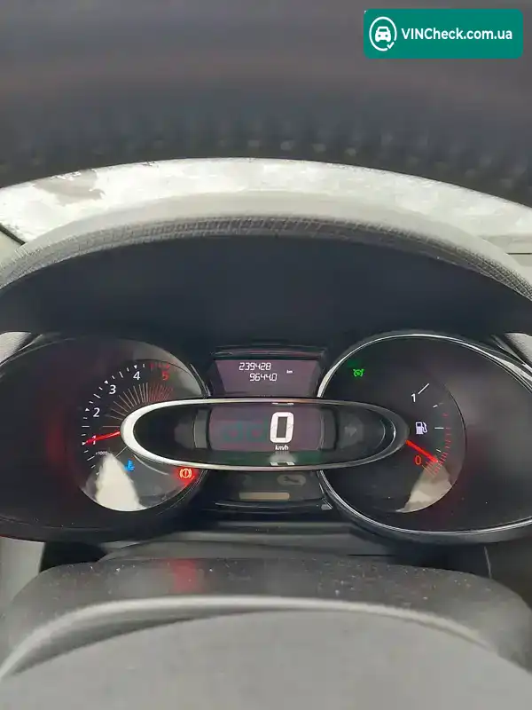 Renault Clio 2016, фото з оголошення 2 з 10, VIN VF15RBF0A55812265