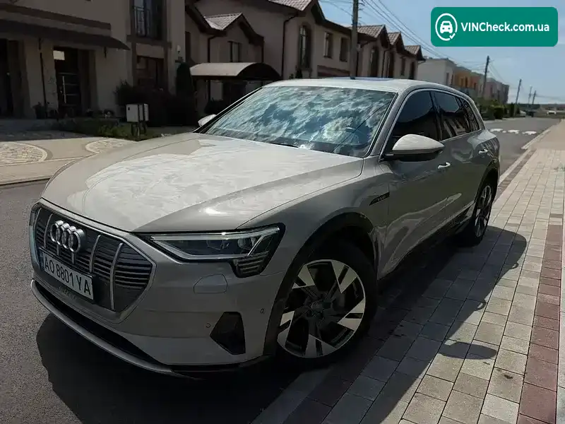 Audi e-tron 2019, фото з оголошення 2 з 10, VIN WAUZZZGE3LB016606