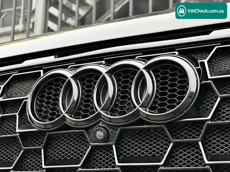 Audi Q3 2020, фото з оголошення 2 з 21, VIN WA1FECF37L1118800