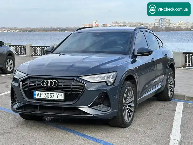 Audi e-tron 2020, фото з оголошення 2 з 21, VIN WAUZZZGE6MB015399