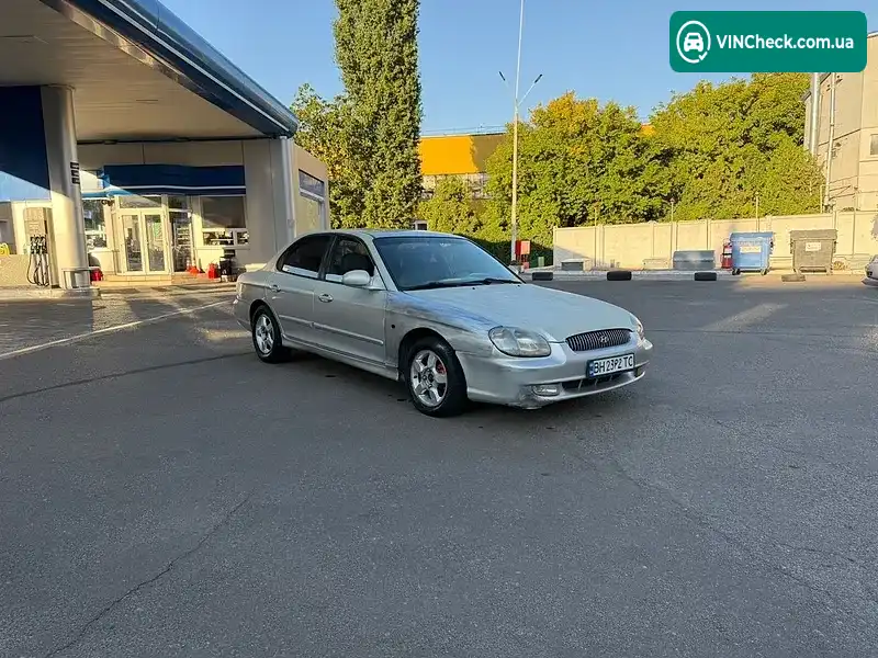 Hyundai Sonata 1999, фото з оголошення 2 з 14, VIN KMHEN41EPXA123446