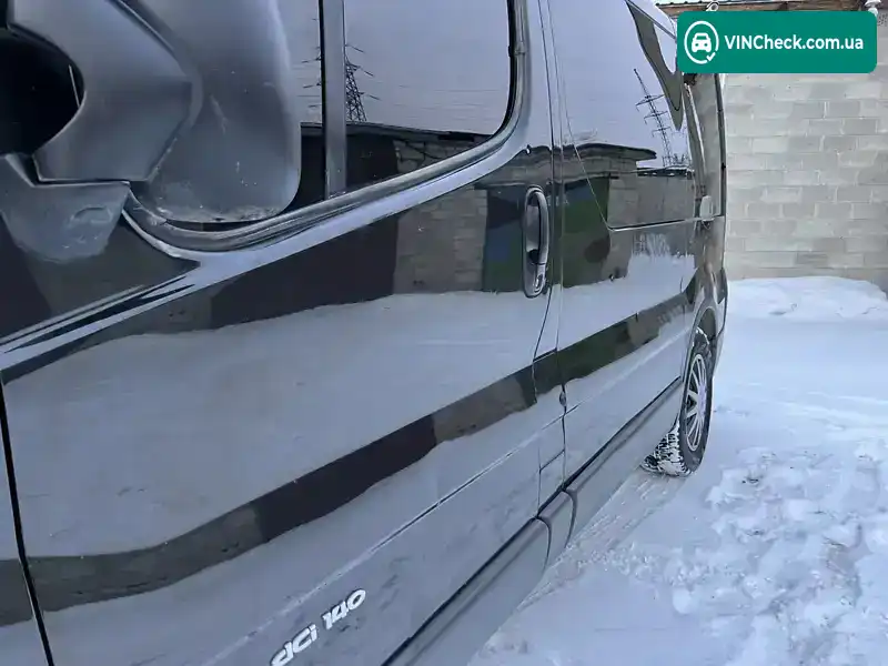 Renault Trafic 2005, фото з оголошення 2 з 21, VIN VF1FLADA65Y069612