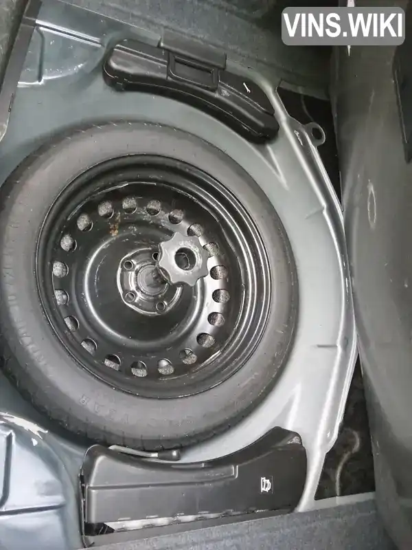 Audi A4 2001, фото з оголошення 2 з 15, VIN WAUZZZ8E62A047027