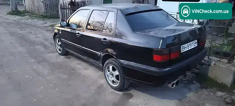 Volkswagen Vento 1994, фото з оголошення 1 з 11, VIN WVWZZZ1HZRW127411