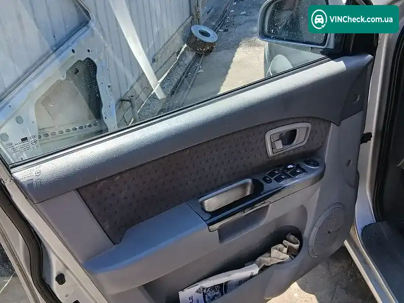 Kia Carens 2003, фото з оголошення 1 з 11, VIN KNEFC523145331930