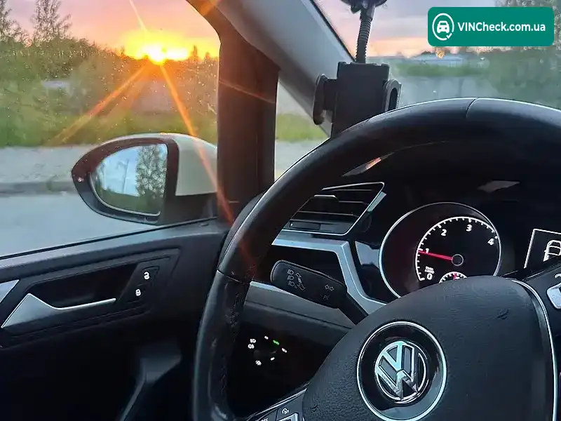 Volkswagen Touran 2017, фото з оголошення 1 з 21, VIN WVGZZZ1TZHW072002