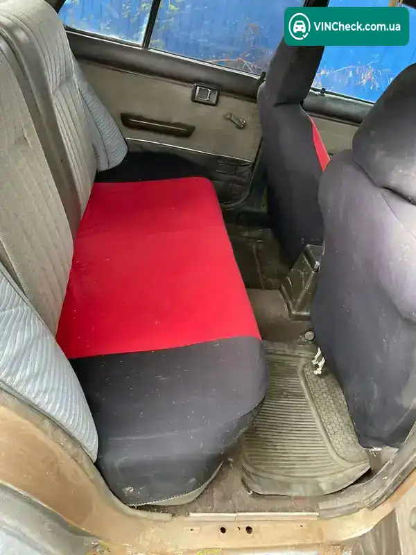 Nissan Bluebird 1988, фото з оголошення 2 з 9, VIN JN10WEU11U0023244