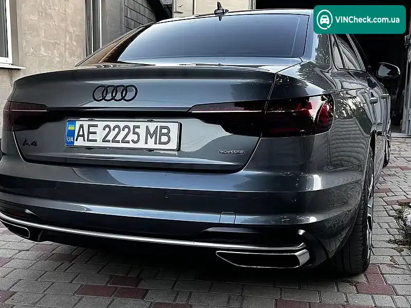 Audi A4 2019, фото з оголошення 2 з 20, VIN WAUENAF47LN006714