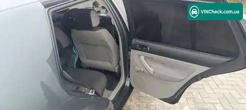 Volkswagen Golf 1998, фото з оголошення 2 з 7, VIN WVWZZZ1JZXW148116