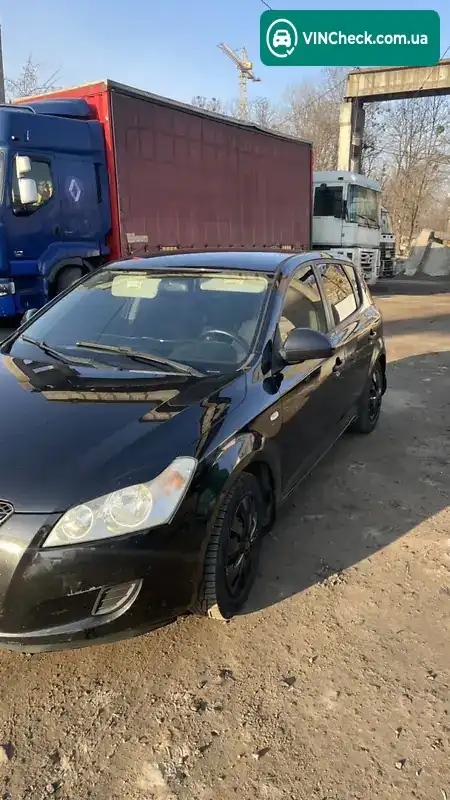 Kia Ceed 2008, фото з оголошення 2 з 15, VIN Y6LFF24229L009190