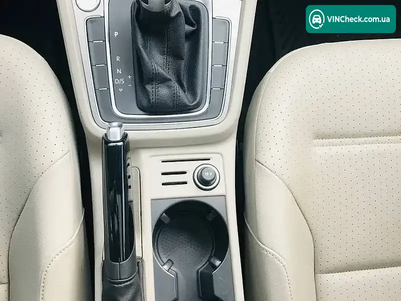 Volkswagen Golf 2017, фото з оголошення 2 з 9, VIN 3VW217AU8HM072022