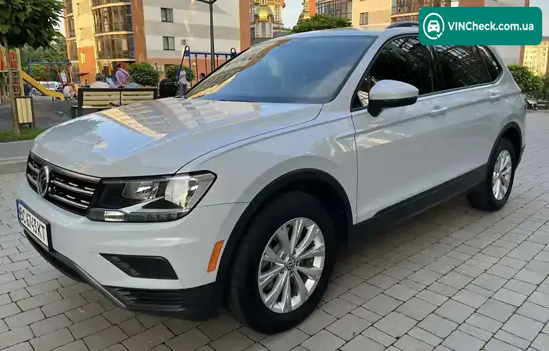 Volkswagen Tiguan 2018, фото з оголошення 1 з 20, VIN 3VV1B7AX7KM017995