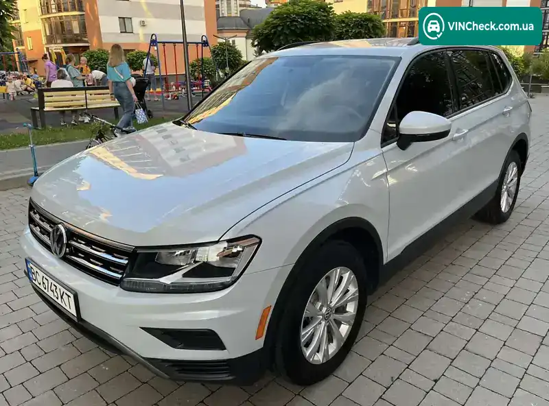 Volkswagen Tiguan 2018, фото з оголошення 2 з 20, VIN 3VV1B7AX7KM017995