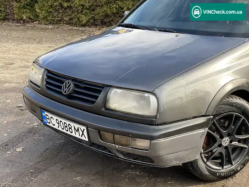 Volkswagen Vento 1992, фото з оголошення 2 з 20, VIN WVWZZZ1HZNW069825