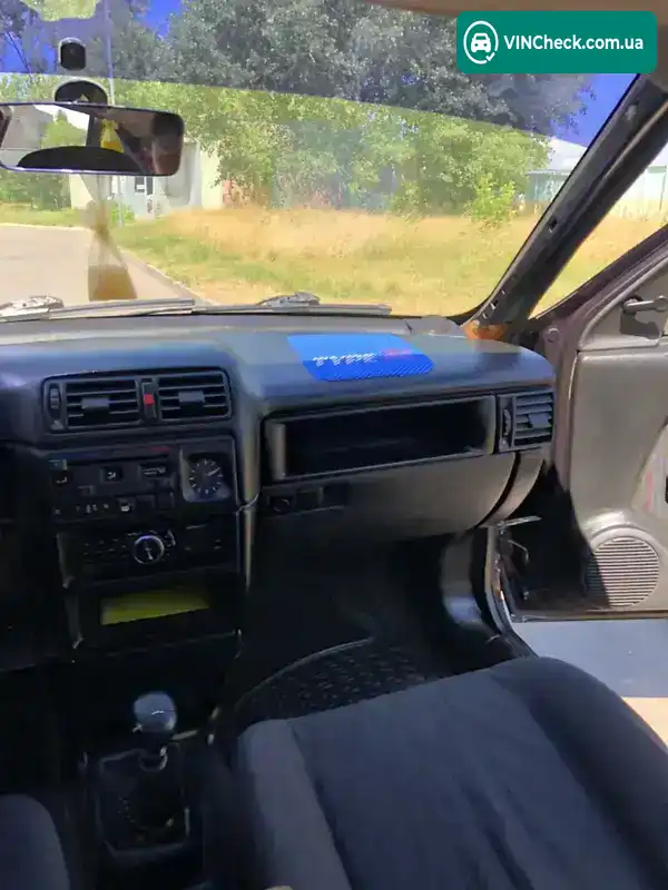 Opel Vectra 1991, фото з оголошення, VIN W0L000089M1234698