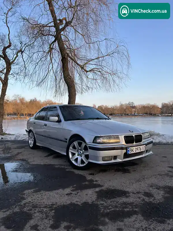 BMW 3 Series 1996, фото з оголошення 1 з 12, VIN WBACA91040JF25604